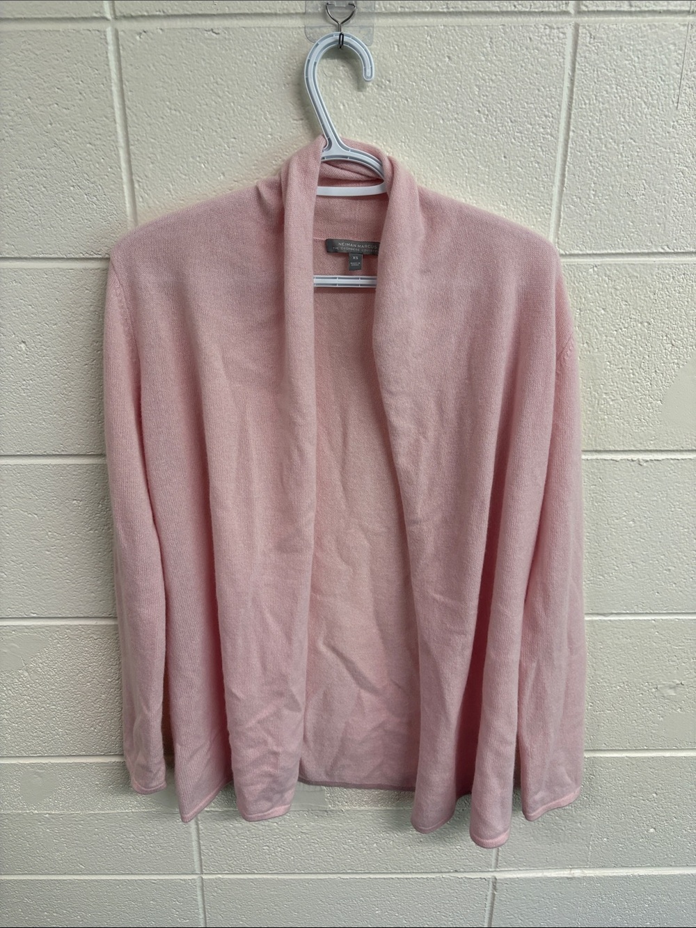 Neiman Marcus Soft Pink Open-Front Cardigan